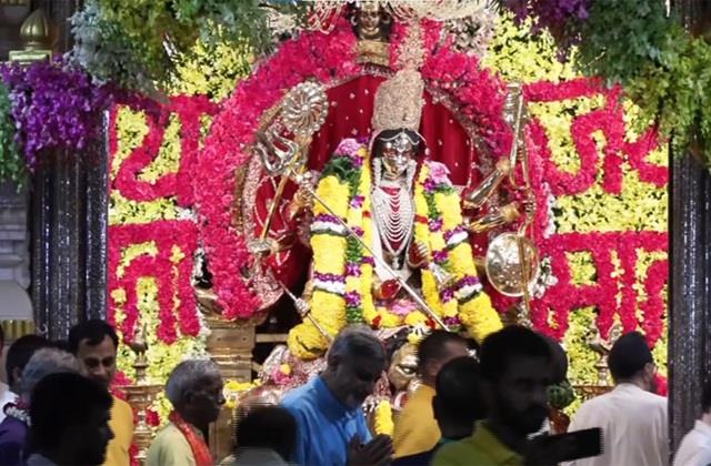 नवरात्रि के सातवें दिन  घर बैठे करें कात्यायनी मंदिर के दर्शन, पूरी होगी हर मनोकामना