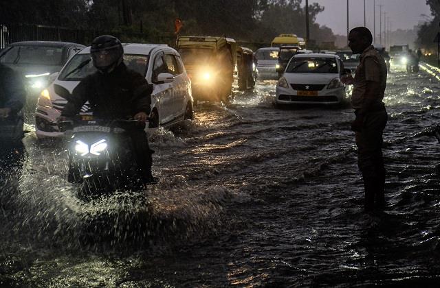 अभी नहीं थमेगी आफत वाली बारिश,  हिमचाल, पंजाब के बाद अब इस राज्य में भी आया संकट