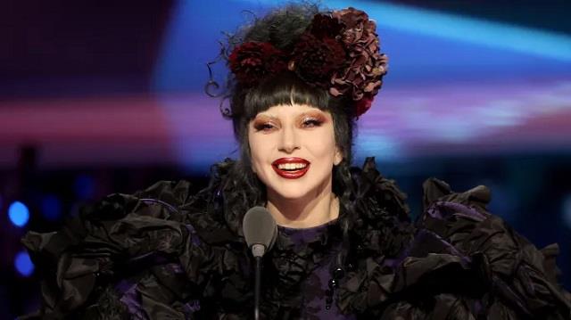 Lady Gaga बनीं 'आर्टिस्ट ऑफ द ईयर', MTV VMAs 2025 में दिखा उनका पावरफुल जलवा