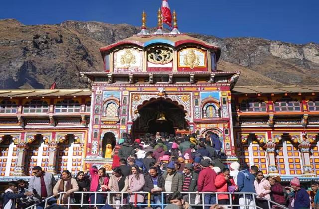उत्तराखंड चारधाम यात्रा को लेकर बड़ी update, जाने कब बंद होंगे बद्रीनाथ धाम के कपाट