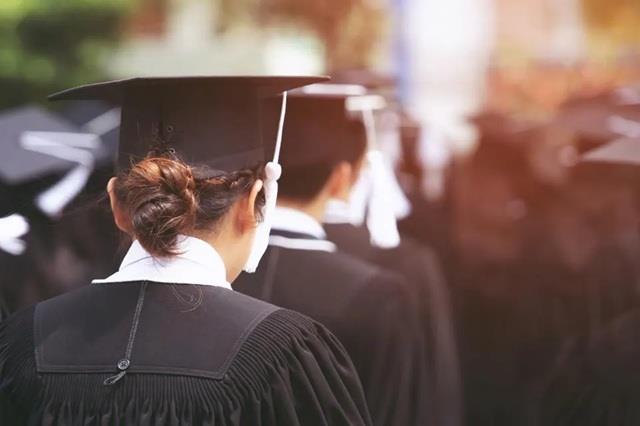 बहुत अधिक ज्ञान और पढ़ाई फायदे से ज्यादा दे सकती है नुकसान ! यहां विस्तार से समझिए पूरी बात