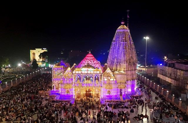 राधा अष्टमी पर बरसाना में मची भगदड़, राधा रानी मंदिर में भीड़ ने तोड़ा बैरियर