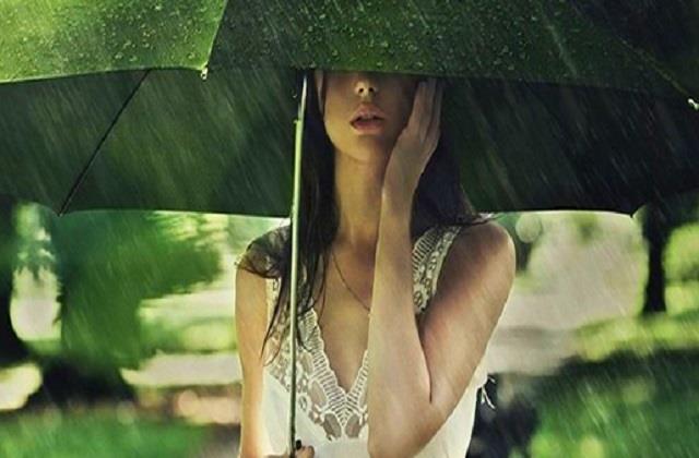 आपकी सॉफ्ट स्किन को खराब कर सकता है बारिश का पानी, जानिए बचाव के तरीके