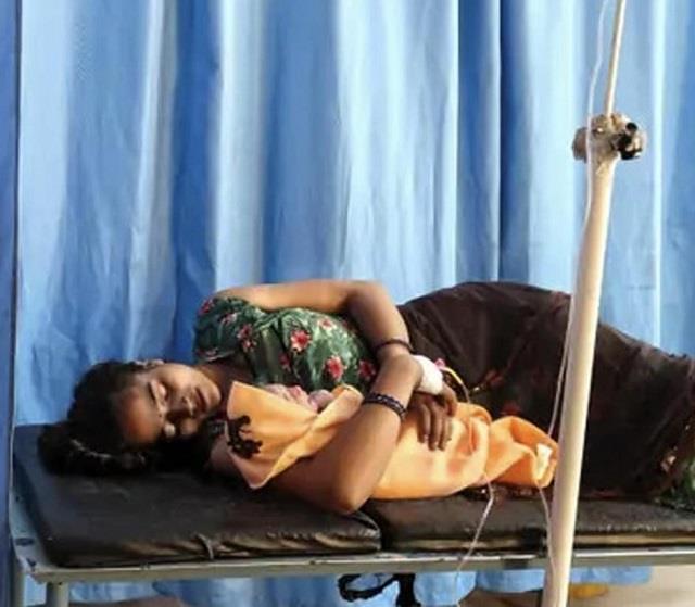 बाढ़ के बीच पैदा हुआ बच्चा , गांव ने नाम रख द‍िया 'सैलाब सिंह' बोले यही है असली हीरो