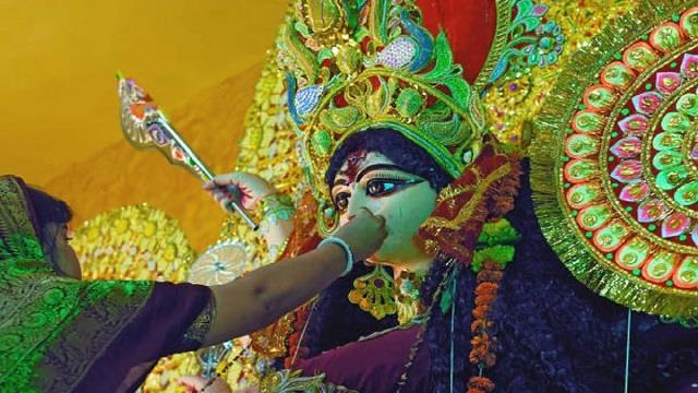 Navratri 2025: अंतिम दिन माता को चढ़ाएं ये एक चीज, उनकी कृपा से बदल जाएगी किस्मत
