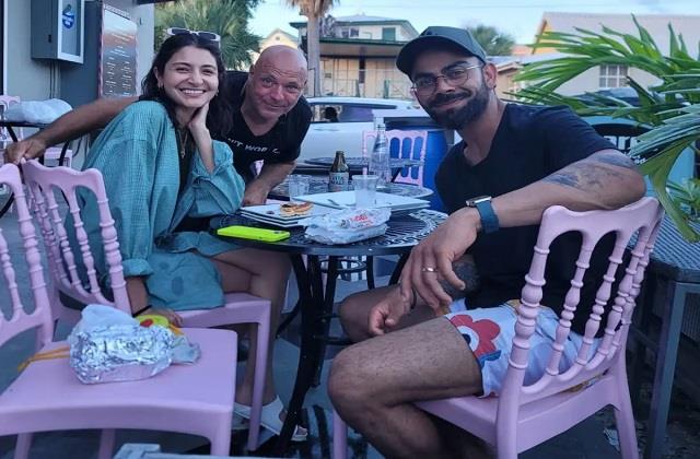 विराट- अनुष्का का दूसरे देश में हुआ अपमान, कपल को कैफे से निकाला गया बाहर !