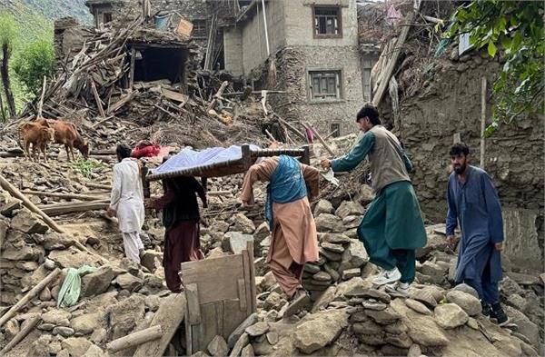 ये कैसी सोच! जिंदगी की भीख मांग रही अफगान महिलाएं लेकिन पुरुष नहीं लगा रहे हाथ, मरने के लिए छोड़ी जा रही जिंदा