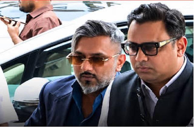 Honey Singh से महाराष्ट्र साइबर सेल ने 2 घंटे तक की पूछताछ, कॉन्सर्ट में कही इस बात पर हुआ था बवाल