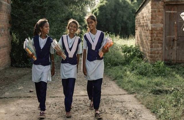 100 लड़कों के मुकाबले सिर्फ 59 लड़कियां ही 12वीं कर पाती हैं पास, UNESCO की रिपोर्ट