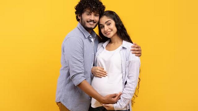 Pregnancy Tips: प्रेग्नेंसी से जुड़ी ये 5 बातें हर किसी को बताने से बचें, वरना बढ़ सकता है तनाव
