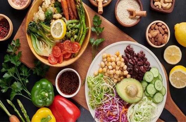 World Vegetarian Day: हेल्दी और बैलेंस्ड डाइट के लिए खाने में शामिल करें ये चीजें