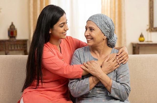 छोटी- छोटी गलतियां महिलाओं को बना देती है ब्रेस्ट कैंसर का मरीज, अपनी Family History पर रखें नजर