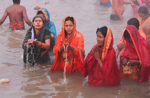 मौनी अमावस्या के दिन इस कारण महिलाओं को नहीं धोने चाहिए बाल