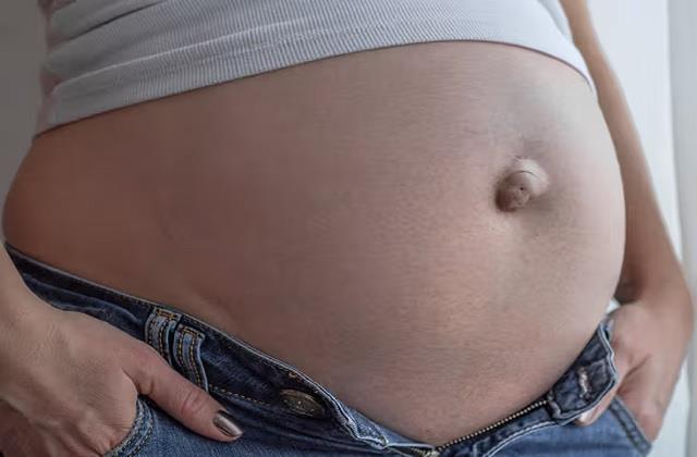 नाभि पर गांठ दिखे तो न करें अनदेखा, हो सकती है ये बीमारी