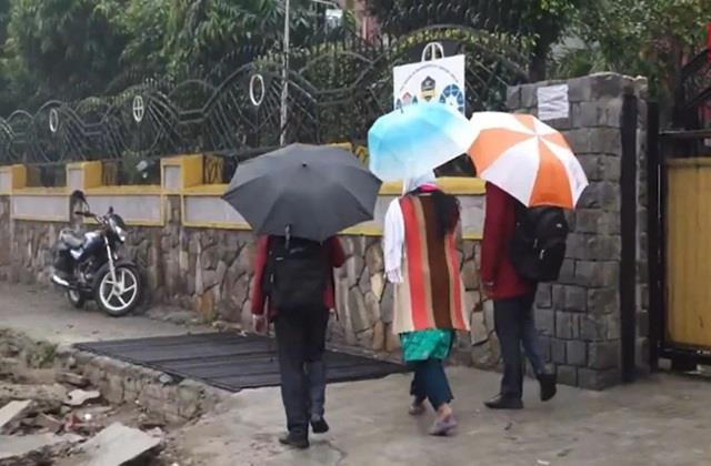 गणतंत्र दिवस से पहले स्कूलों को उड़ाने की धमकी,  पैरेंट्स को आए बच्चों को घर ले जाने के मैसेज