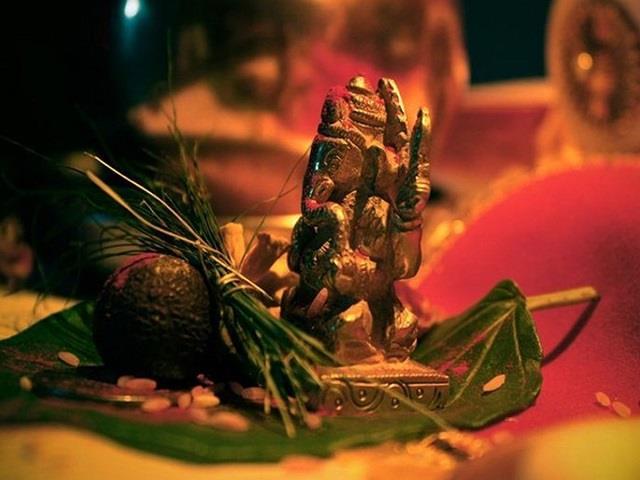 200 साल बाद बन रहा चतुर्ग्रही योग, जानिए व्रत की तिथि, पूजा मुहूर्त और चंद्रोदय का समय