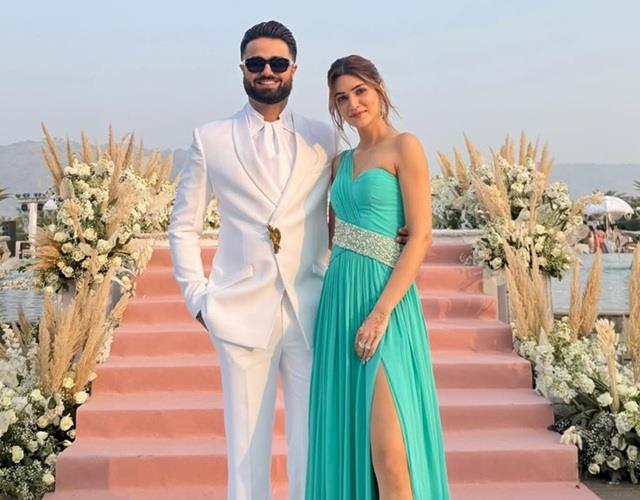 कृति सेनन के बॉयफ्रेंड ने कंफर्म किया अपना रिलेशन,  लोग बोले- नजर ना लगे इस जोड़ी को