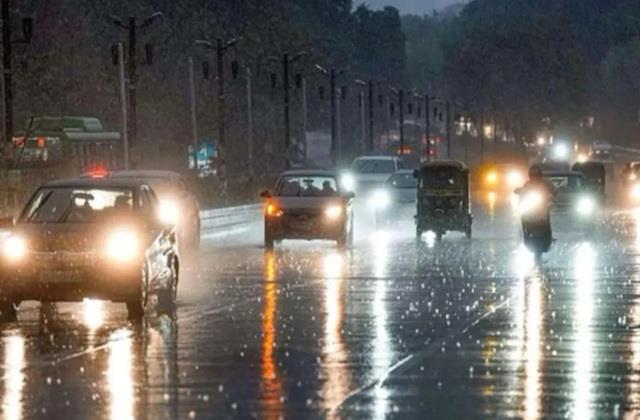 आज फिर बारिश ने बढ़ा दी ठंड, दिल्ली मे झमाझम बारिश और हरियाणा में गिरे ओले