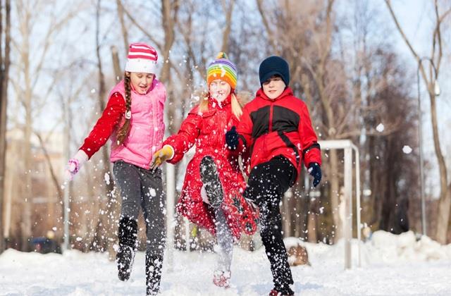 सर्दी में बच्चों की Bone Health पर दें ध्यान, ये संकेत दिखते ही हो जाएं अलर्ट