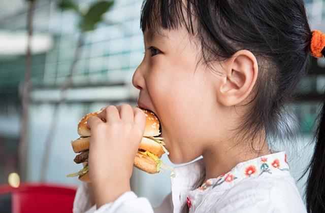 इस देश ने लगाया Junk Food Ads पर बैन, बच्चों की सेहत को लेकर उठाया सख्त कदम