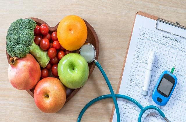 हेल्दी समझकर ज्यादा न खाएं ये 9 फल, अचानक बढ़ा सकते हैं आपका ब्लड शुगर