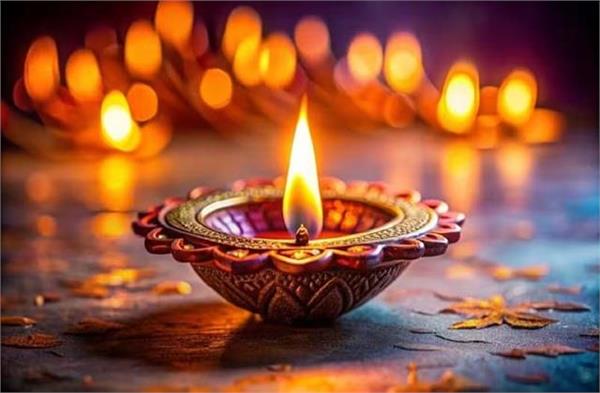 आज बसंत पंचमी की शाम घर के इन 5 स्थानों पर जलाएं दीपक, करियर और पढ़ाई में मिलेगी तरक्की