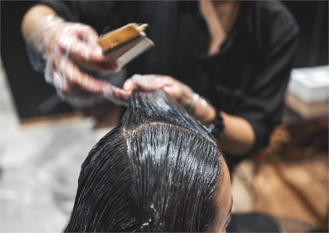 बाल स्ट्रेट करवाए और Kidney हो गई खराब, डॉक्टर ने दी साफ Warning