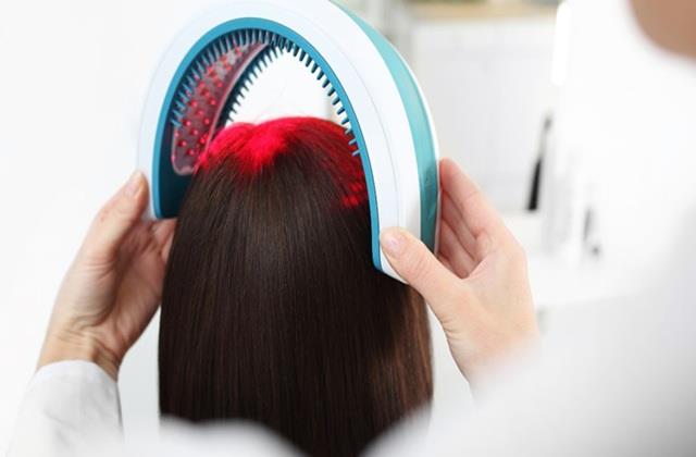 नई थेरेपी, अब लाल किरणों से उग जाएंगे सिर के झड़े हुये बाल