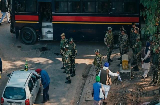 आज फिर स्कूलों को 1.11 बजे बम से उड़ाने की मिली धमकी, तुरंत बच्चों को भेजा घर