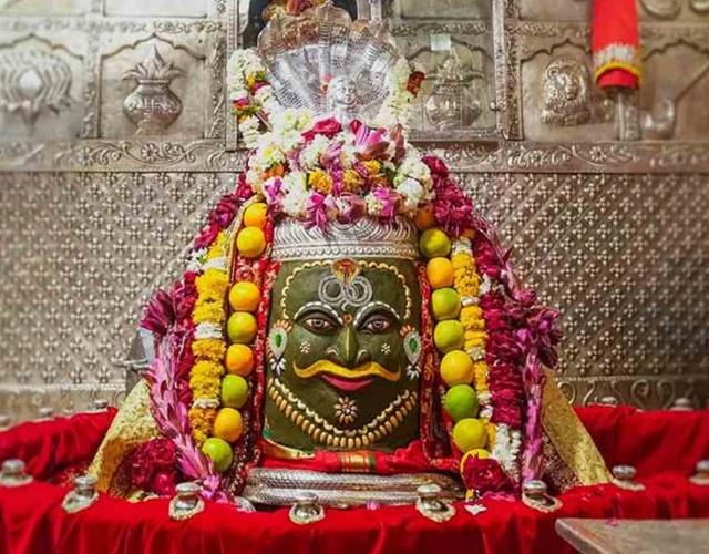 शिव नवरात्रि में बाबा महाकाल का अद्भुत अवतार, शेषनाग धारण कर दिए दर्शन