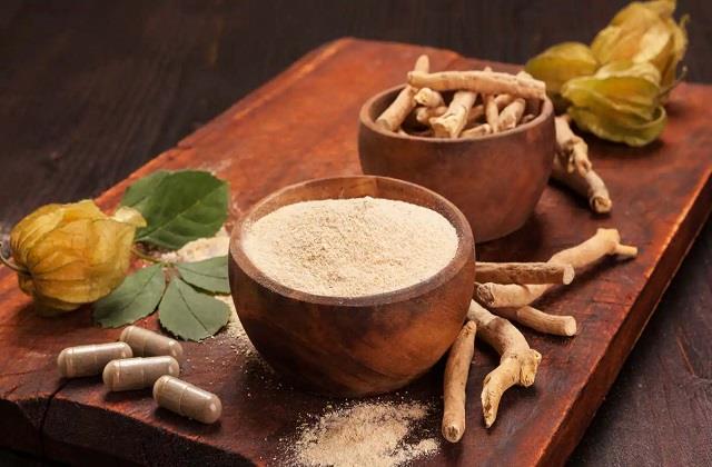 मानसिक तनाव से लेकर कमजोरी तक, अश्वगंधा के फायदे जानकर रह जाएंगे हैरान