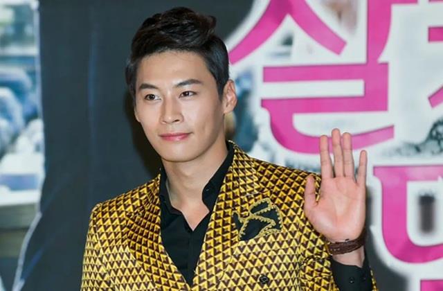 फिल्म इंडस्ट्रीको एक और बड़ा झटका, मशहूर एक्टर ने 40 की उम्र में छोड़ी दुनिया