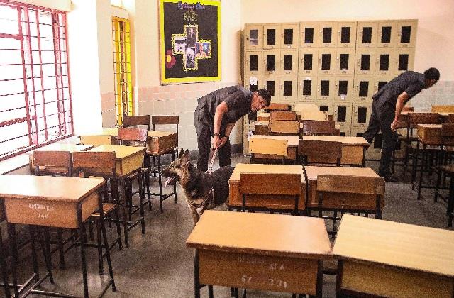 आज फिर दोपहर 1.11 मिनट पर होगा धमाका ...एक दो नहीं इस बार 25 स्कूलों को मिली धमकी