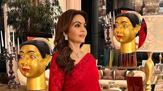 दीवार पर तस्वीरें सजाने का सही तरीका क्या है?  अंबानी हाउस से मिलेगा आइडिया