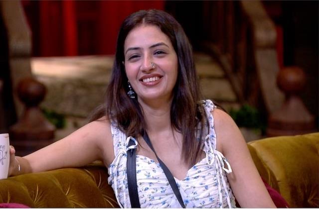 स्वाहा करो’ पोस्ट से मचा बवाल! क्या ‘वड़ा पाव गर्ल’ चंद्रिका दीक्षित का होने वाला है तलाक?