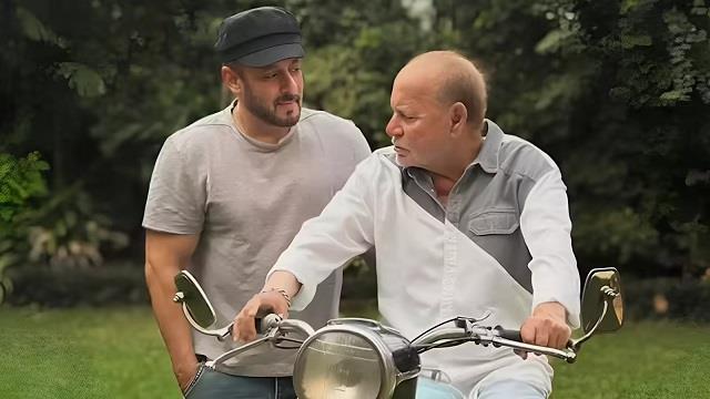 सलीम खान हेल्थ अपडेट: सांस लेने में तकलीफ के बाद ICU में भर्ती, डॉक्टर ने दी जानकारी