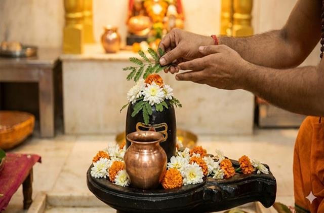 महाशिवरात्रि की रात इस चमत्कारी पत्ते से कर लें महा उपाय, कुछ ही दिन में बदल जाएगी किस्मत