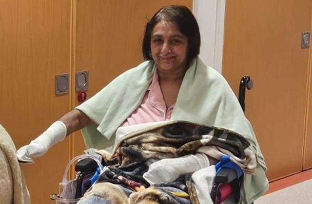 कुत्ते के चाटने से महिला को हुआ खतरनाक इंफेक्शन, काटने पड़े हाथ और पैर