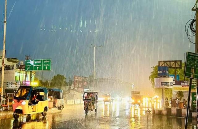 अगले 3 दिन भारी, पूरे भारत में तेज आंधी-तूफान के साथ बारिश की चेतावनी जारी