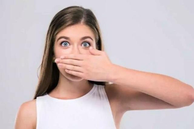 Urine से तेज बदबू आना इन बीमारियों का हो सकता है संकेत, न करें नजरअंदाज