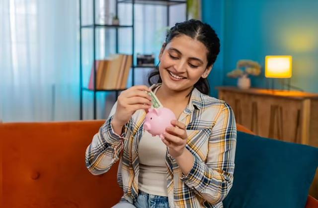 बैंक बैलेंस नहीं मन की खुशी है जरूरी... महिलाओं को अंदर से अमीर बनाने के टिप्स