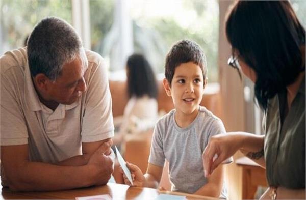 उम्र के हिसाब से बच्चों को सिखाएं ये जरूरी आदतें, जल्द दिखने लगेगा फर्क