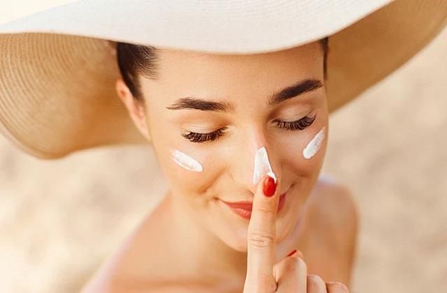 Sunscreen लगाने का सही तरीका क्या है? जानें दिन में कितनी बार करना चाहिए इस्तेमाल