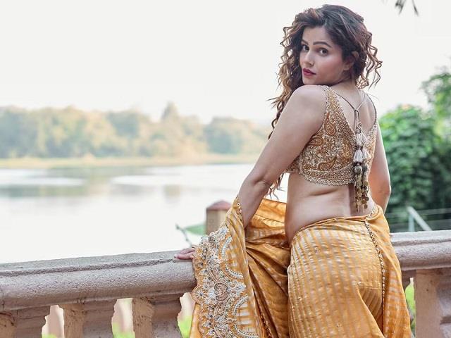 बहुत ही Creative होती हैं R नाम की लड़कियां, जानें इनकी ये खूबियां