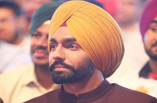 UAE में फंसी  एमी विर्क की बेटी और पत्नी, 6 साल की बच्ची की बात सुन इमोश्नल हुए सिंगर