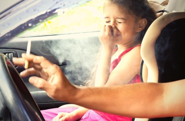 अपने बच्चे के सामने गलती से भी मत पीना शराब और सिगरेट, नहीं ताे उम्र भर होगा पछतावा