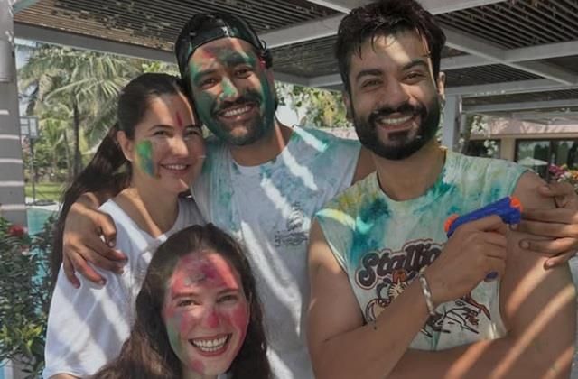 कैटरीना ने अपने बेटे के साथ मनाई पहली होली, विहान की मां लगी बेहद प्यारी