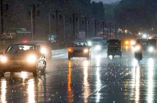 दिल्ली-NCR में फिर लौट आई ठंड, दो दिन तक आंधी- ओले के साथ खूब पड़ेगी बारिश