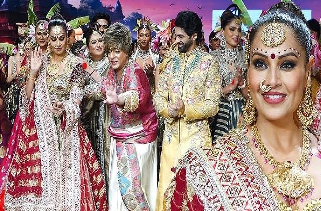 50 किलो के लहंगे में दुल्हन बनीं Bipasha Basu, रैंप पर बिखेरा जलवा