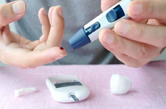 खतरे की घंटी! शरीर में दिखें ये बदलाव तो हो जाएं सावधान, हो सकता है प्री-डायबिटीज